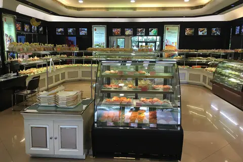 Explorers Cafe photo 2